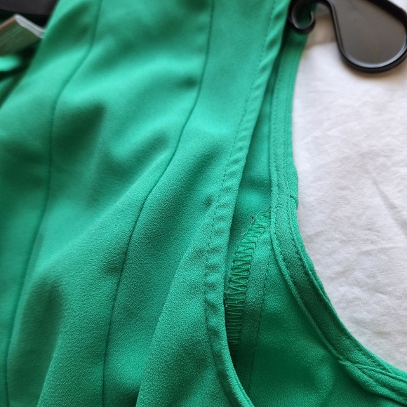 Banana Republic Peplum Blouse Sz6 V Neck Zip Back Sleeveless Sea Green Quality - Picture 9 of 10